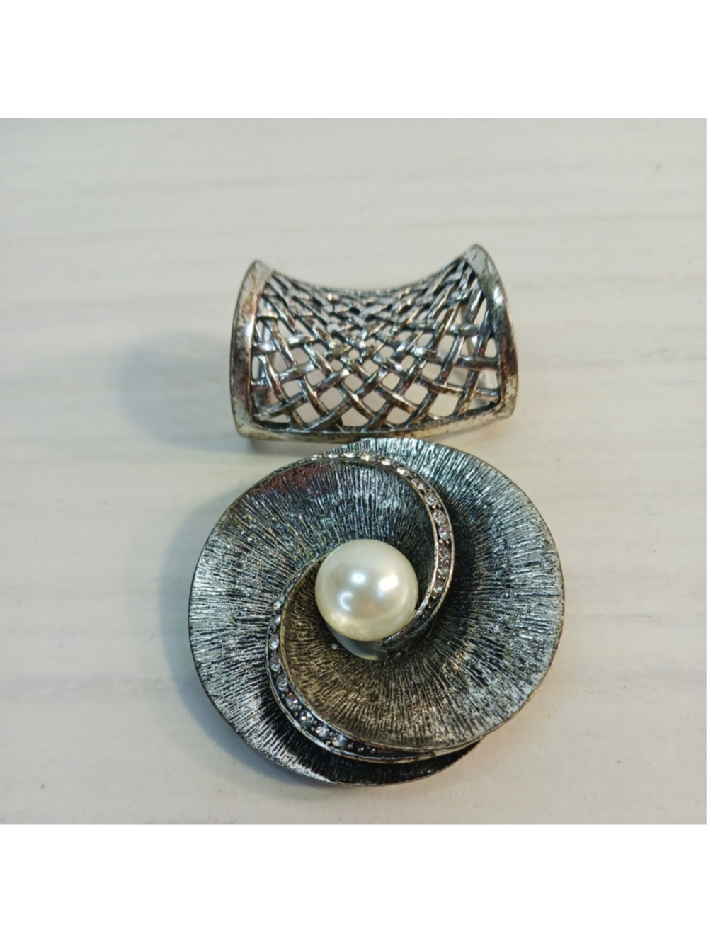 Vintage Y2K Gianni Bini Signed Scarf Slide Pendant Silver Tone Pearl Rhinestone